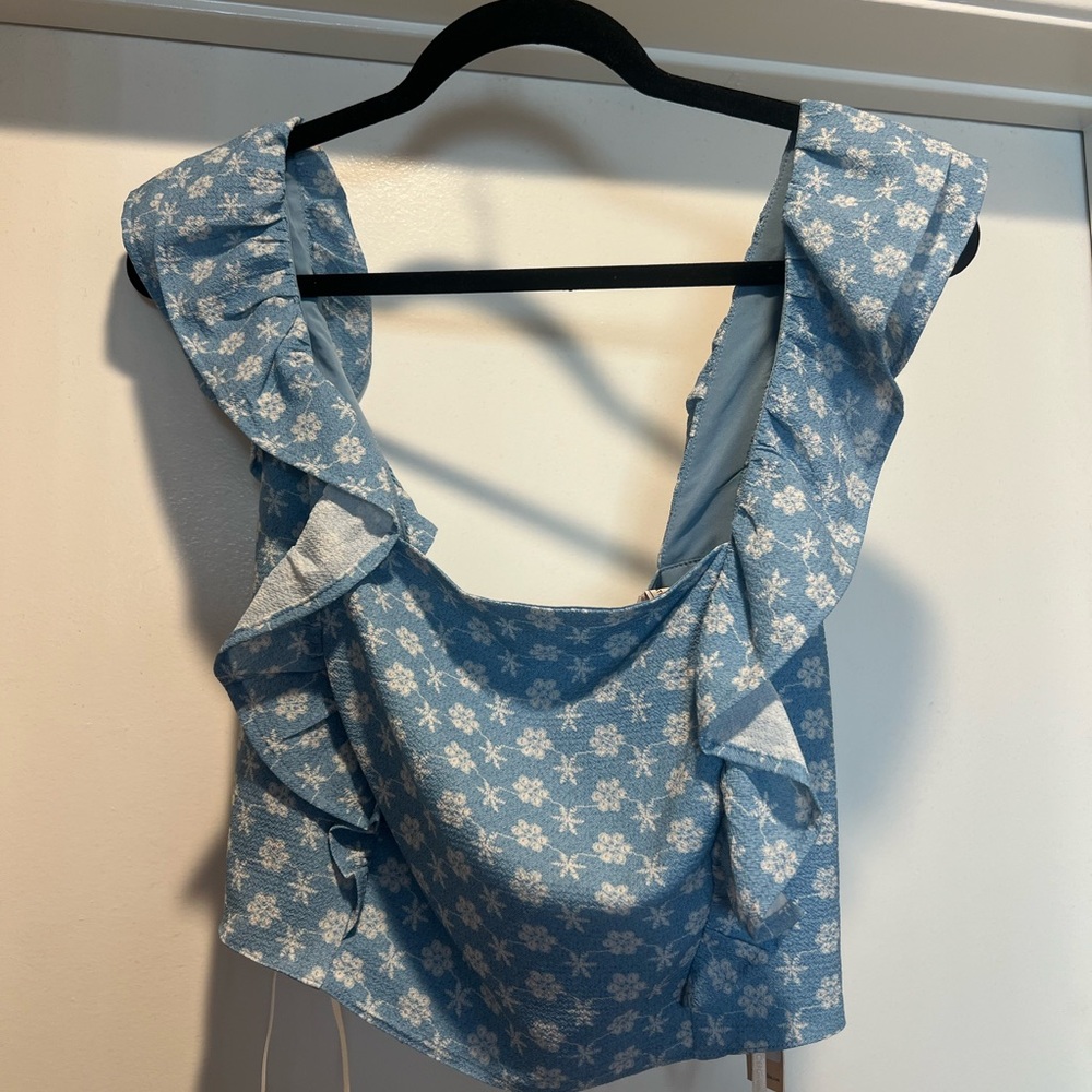 NWT BCBG Light Blue Floral Ruffle Blouse